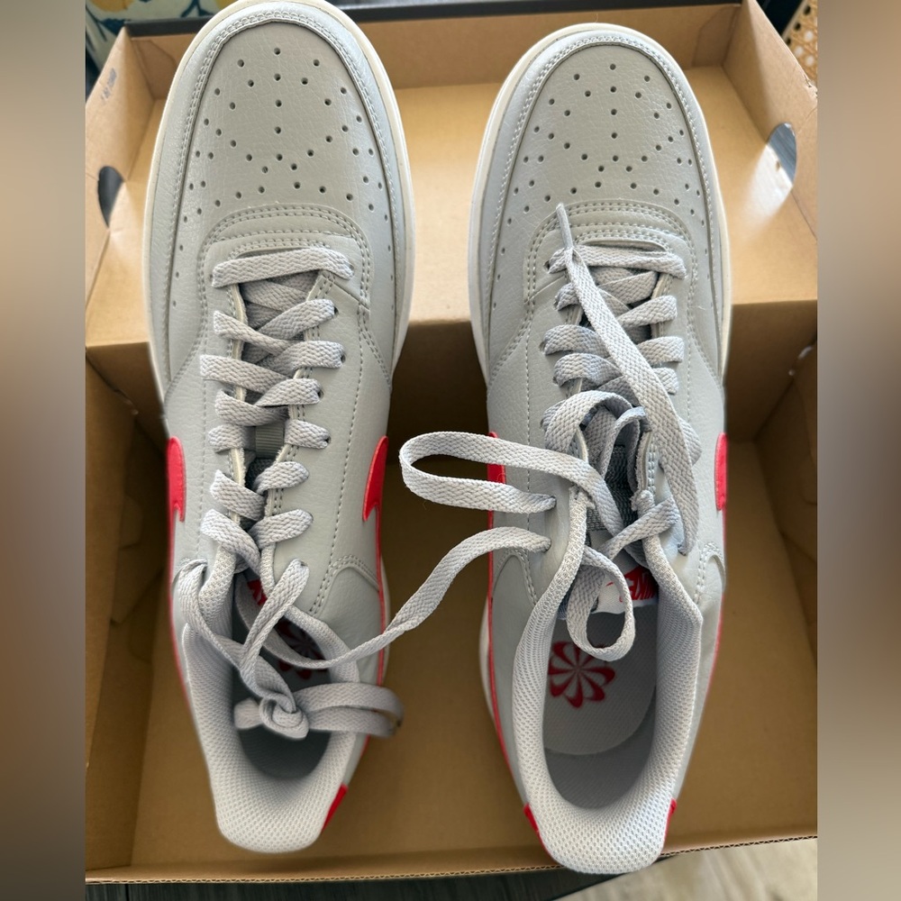 Nike Men's Light Gray and Red Sneakers - Picture 3 of 4